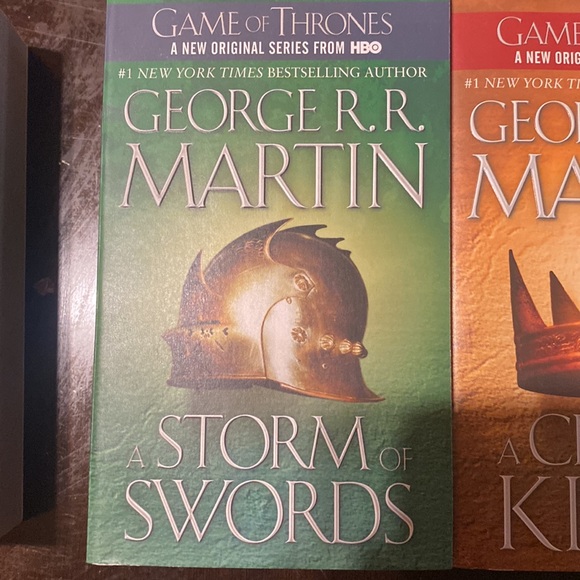 Game of thrones book collection - Picture 3 of 6